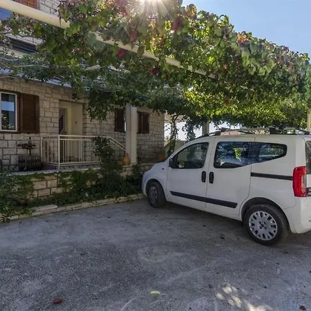 Lemar - With Parking Apartment *