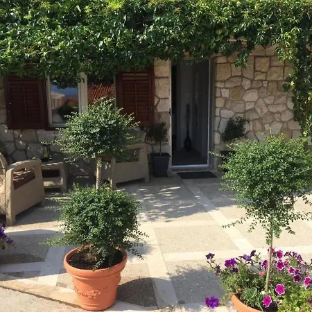 Lemar - With Parking Apartment